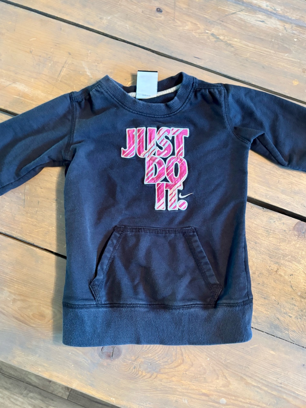 Girls Y2K Style Nike Pullover Crewneck Sweatshirt